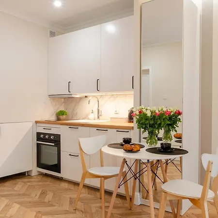 아파트 Sky Home- Rose -manufaktura, Bezplatny Parking, Klima, Dostep Na Kod