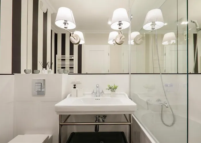 Sky Home- Rose -manufaktura, Bezplatny Parking, Klima, Dostep Na Kod Apartment Lodz