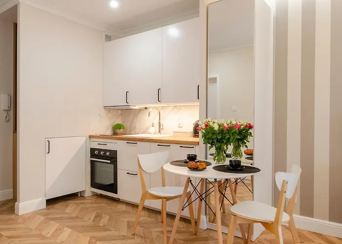 Apartment Sky Home- Rose -manufaktura, Bezplatny Parking, Klima, Dostep Na Kod