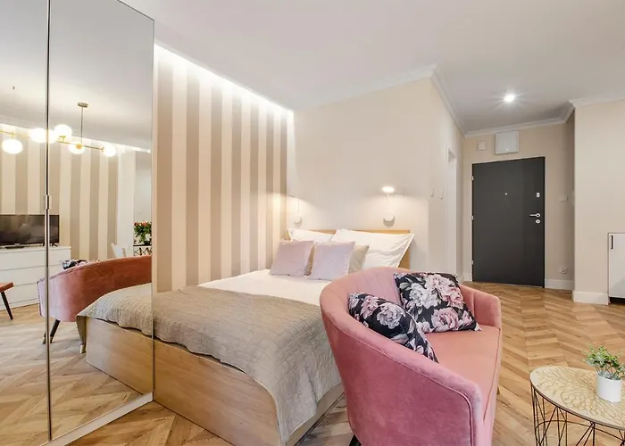 Apartment Sky Home- Rose -manufaktura, Bezplatny Parking, Klima, Dostep Na Kod