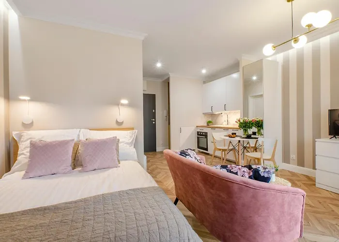 Apartment Sky Home- Rose -manufaktura, Bezplatny Parking, Klima, Dostep Na Kod *